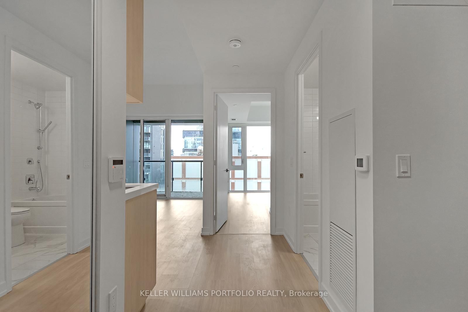 158 Front Street E, Unit 914 - Photo 2