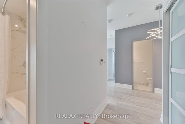 4007 - 12 York Street