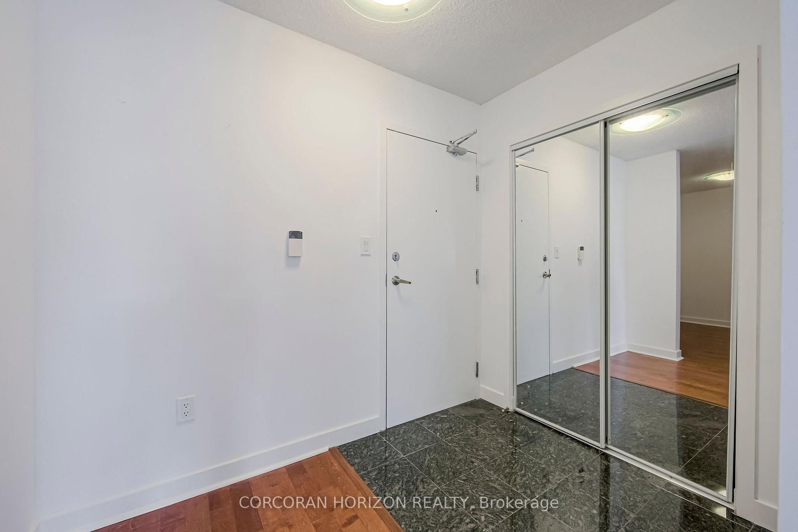 609-10 Navy Wharf Court, Toronto, ON, photo 4