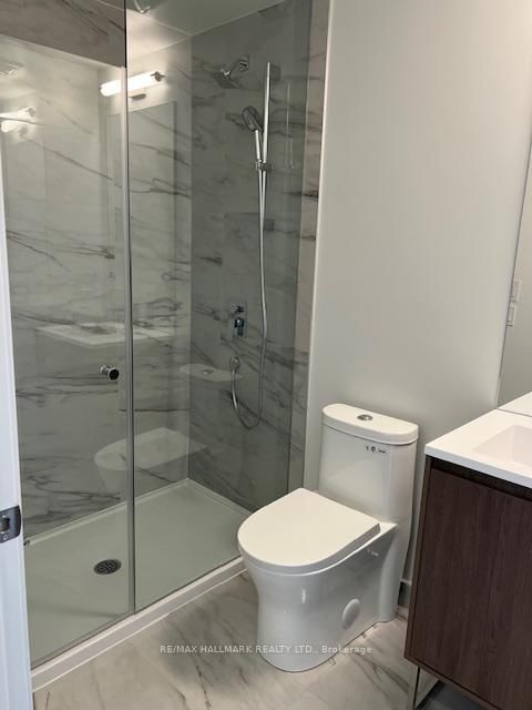 home for lease on 2315-1 Quarrington Lane W