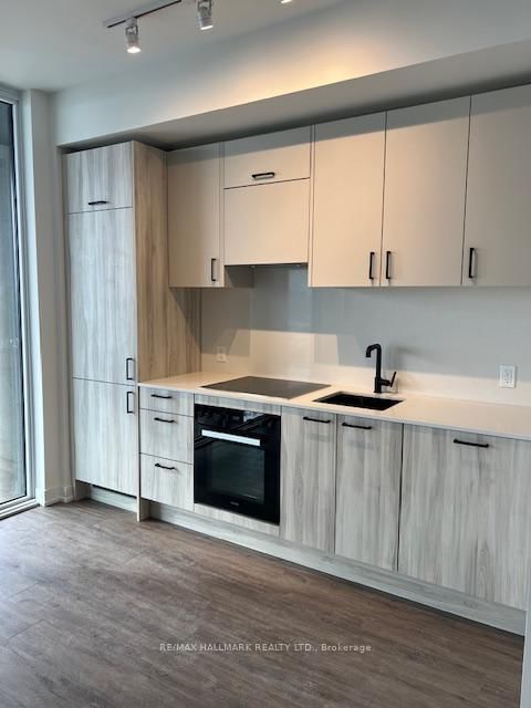 2315 - 1 Quarrington Lane W