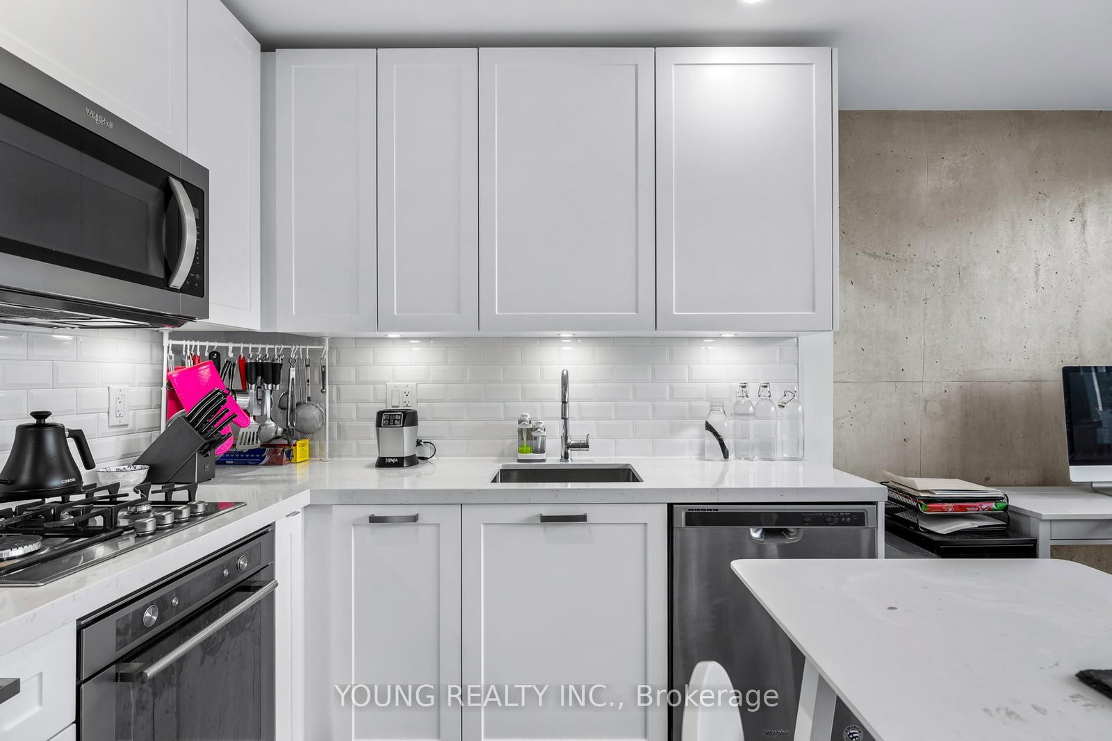 55 Ontario Street, Unit 715 - Photo 3