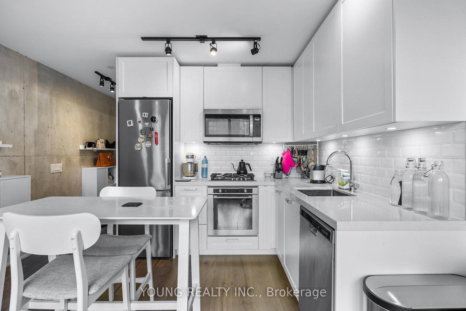 55 Ontario Street, Unit 715 - Photo 5