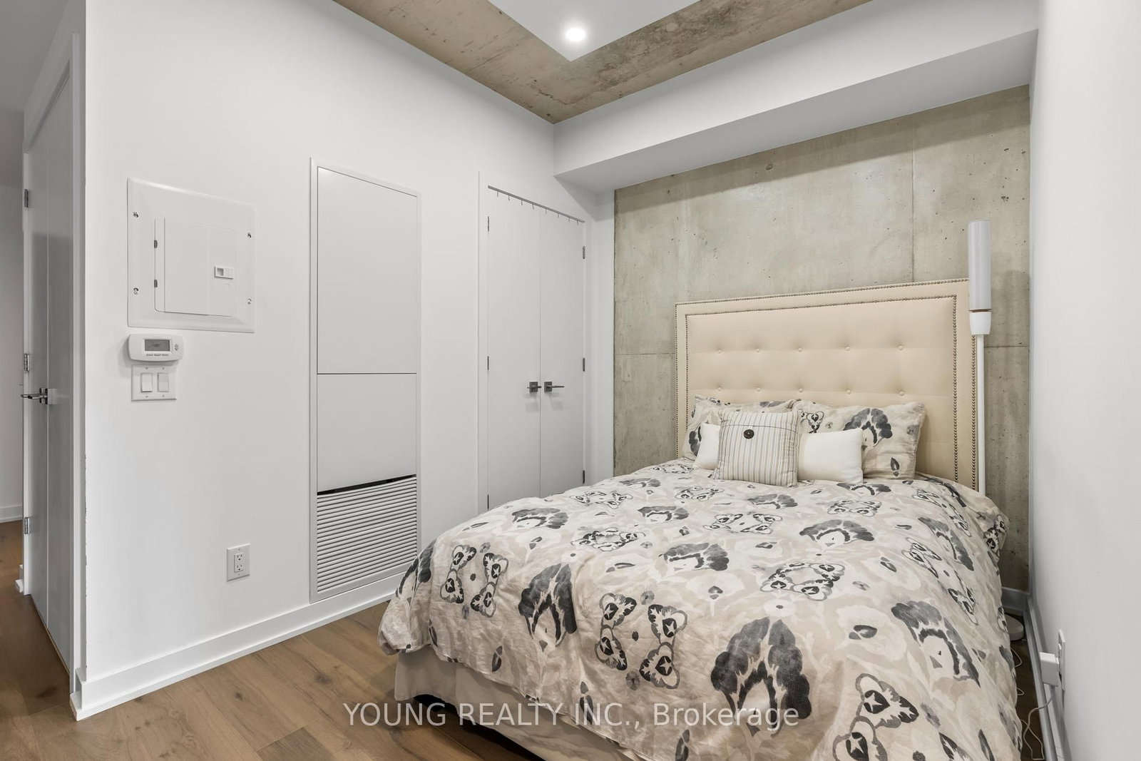 55 Ontario Street, Unit 715 - Photo 8