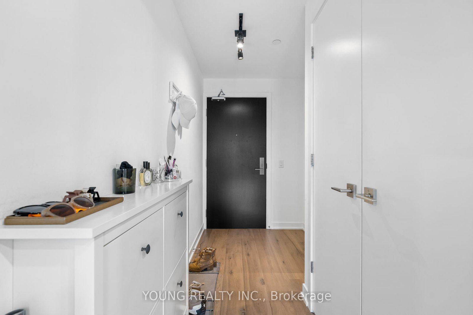 55 Ontario Street, Unit 715 - Photo 9