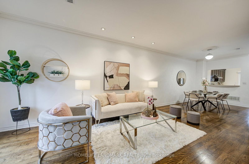 11 Humphrey Gate, Toronto, M3C 4B8 | Image 3