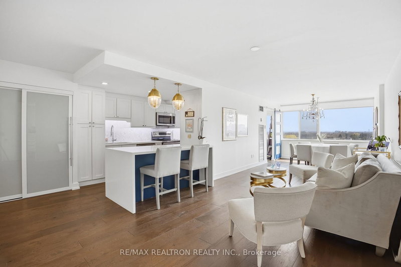 908 - 3000 Bathurst St, Toronto, M6B 3B4 | Image 2