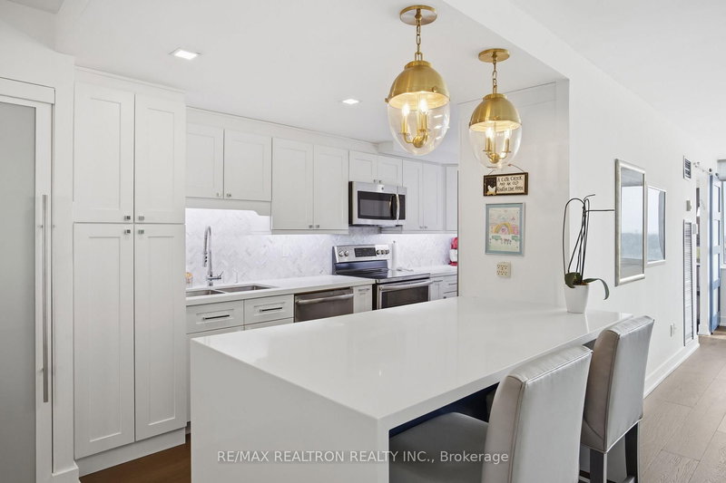 908 - 3000 Bathurst St, Toronto, M6B 3B4 | Image 3