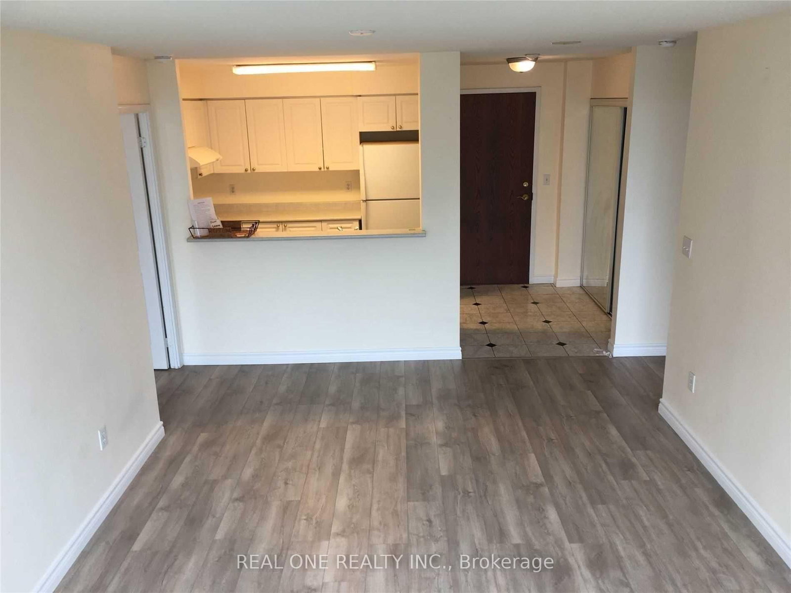 8 Pemberton Avenue, Unit Uph06 - Photo 10