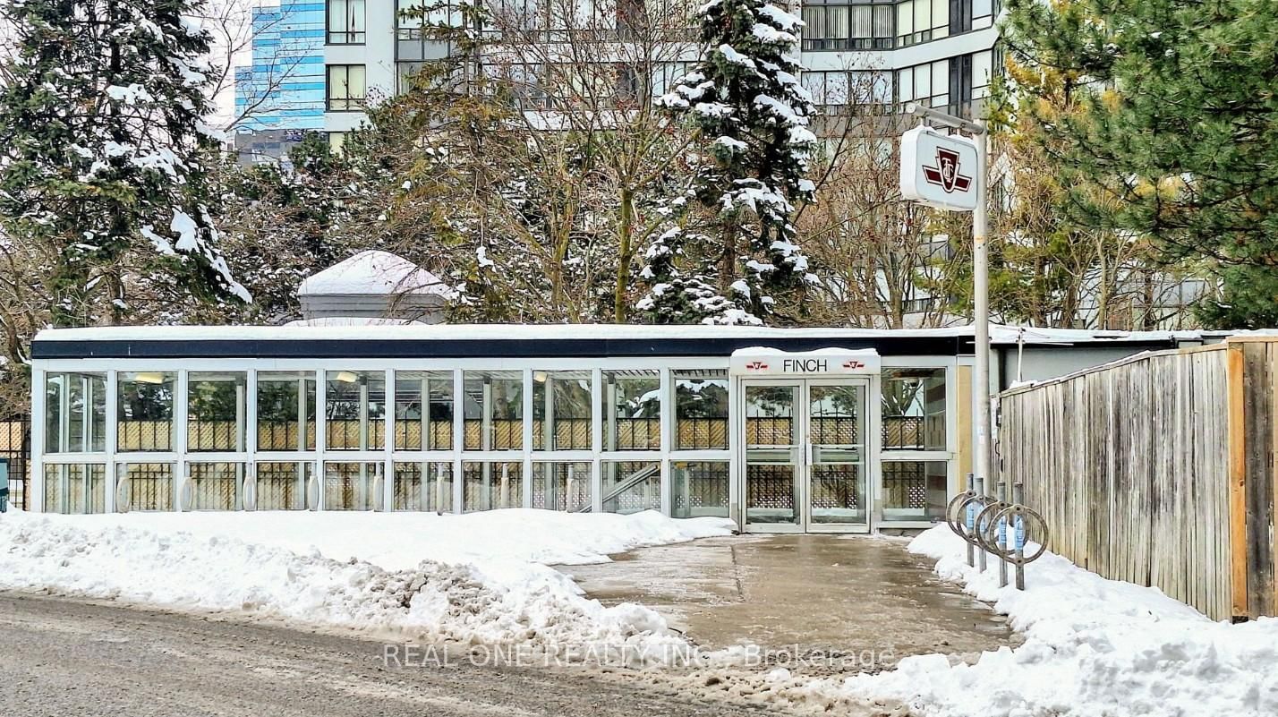 8 Pemberton Avenue, Unit Uph06 - Photo 3