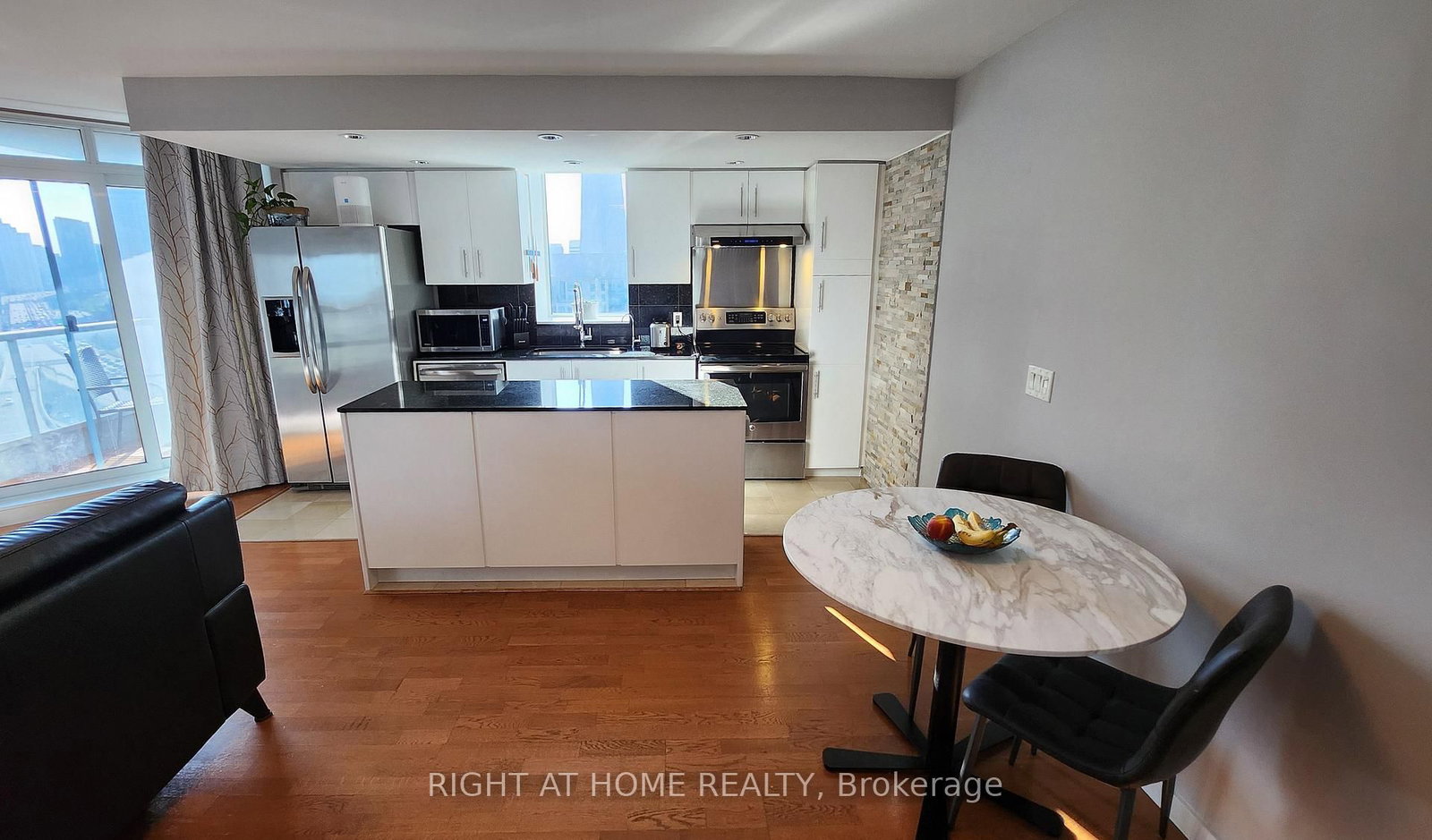 Condo for sale at 1912-8 York Street, Toronto, Ontario, M5J 2Y2 - Waterfront Communities C1 - MLS: C13004738