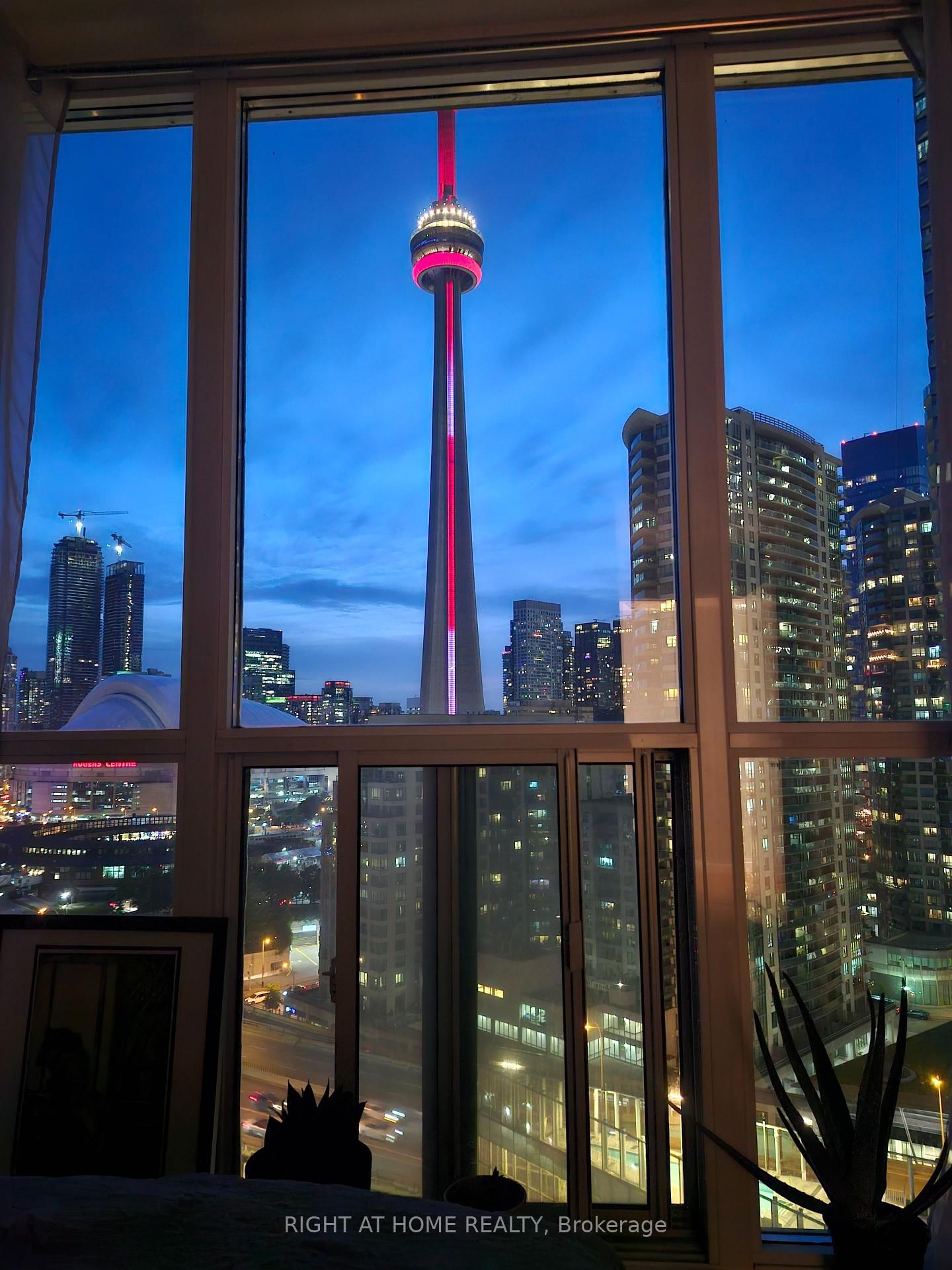 Condo for sale at 1912-8 York Street, Toronto, Ontario, M5J 2Y2 - Waterfront Communities C1 - MLS: C13004738