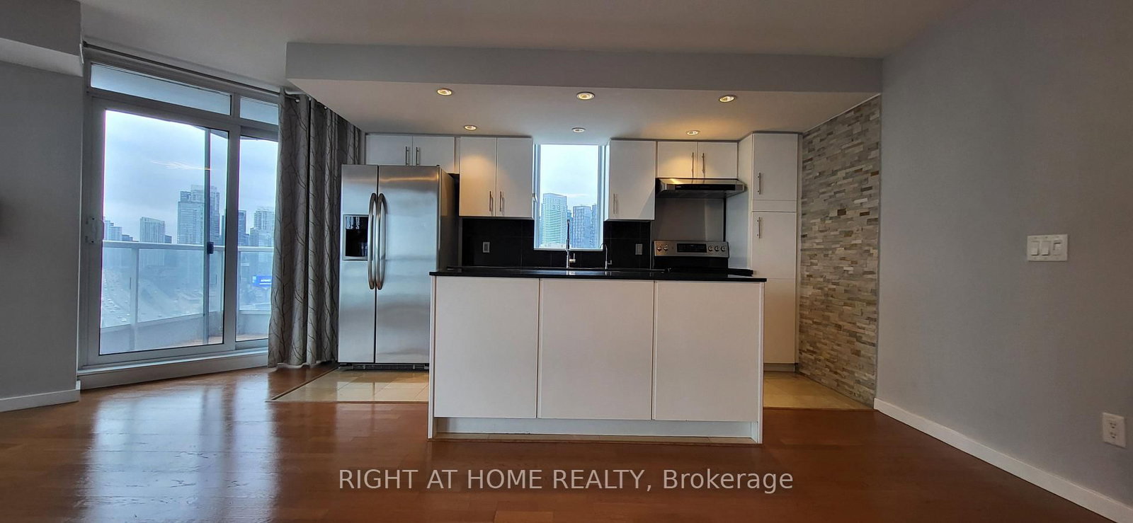 8 York Street, Unit 1912 - Photo 31