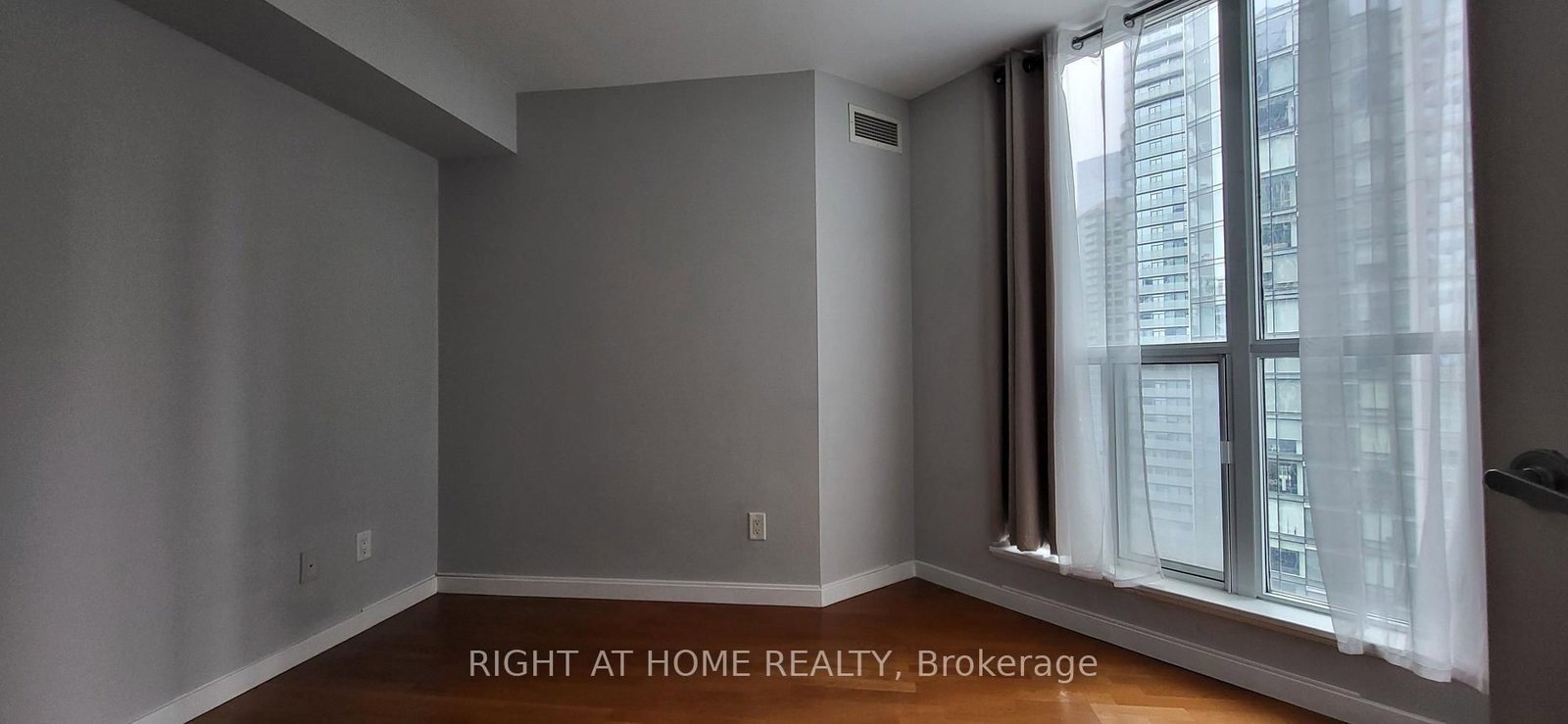 Condo for sale at 1912-8 York Street, Toronto, Ontario, M5J 2Y2 - Waterfront Communities C1 - MLS: C13004738