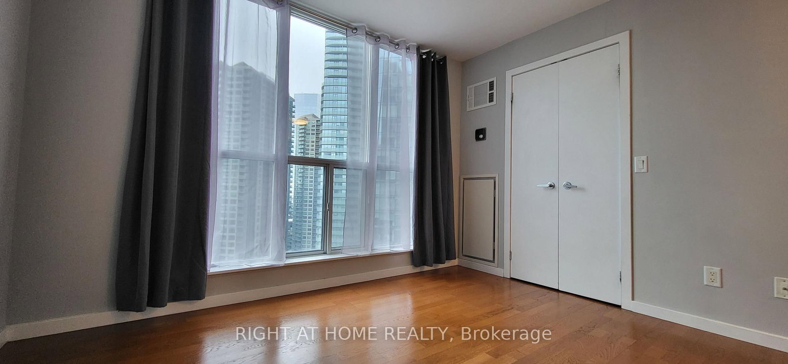 8 York Street, Unit 1912 - Photo 37