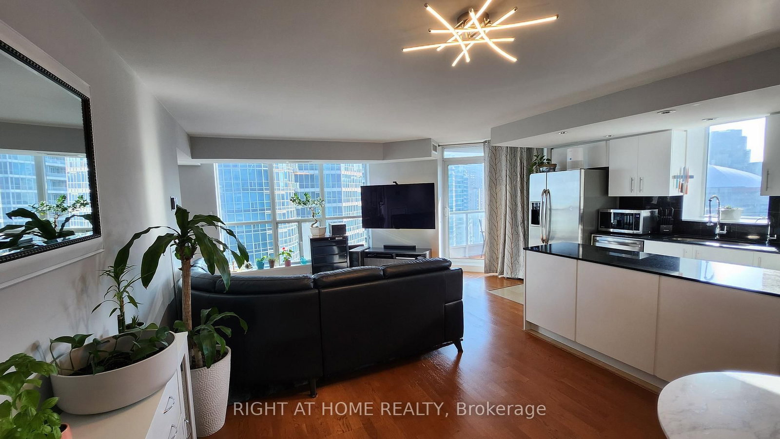 8 York Street, Unit 1912 - Photo 9