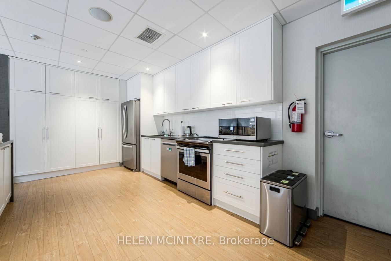 955 Millwood Road, Unit 222 - Photo 31