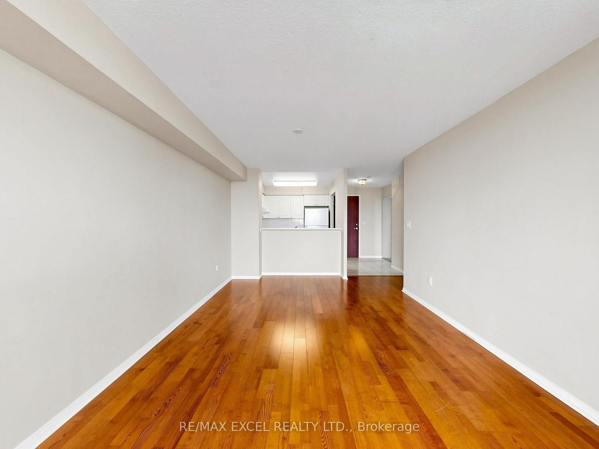 28 Pemberton Avenue, Unit 706