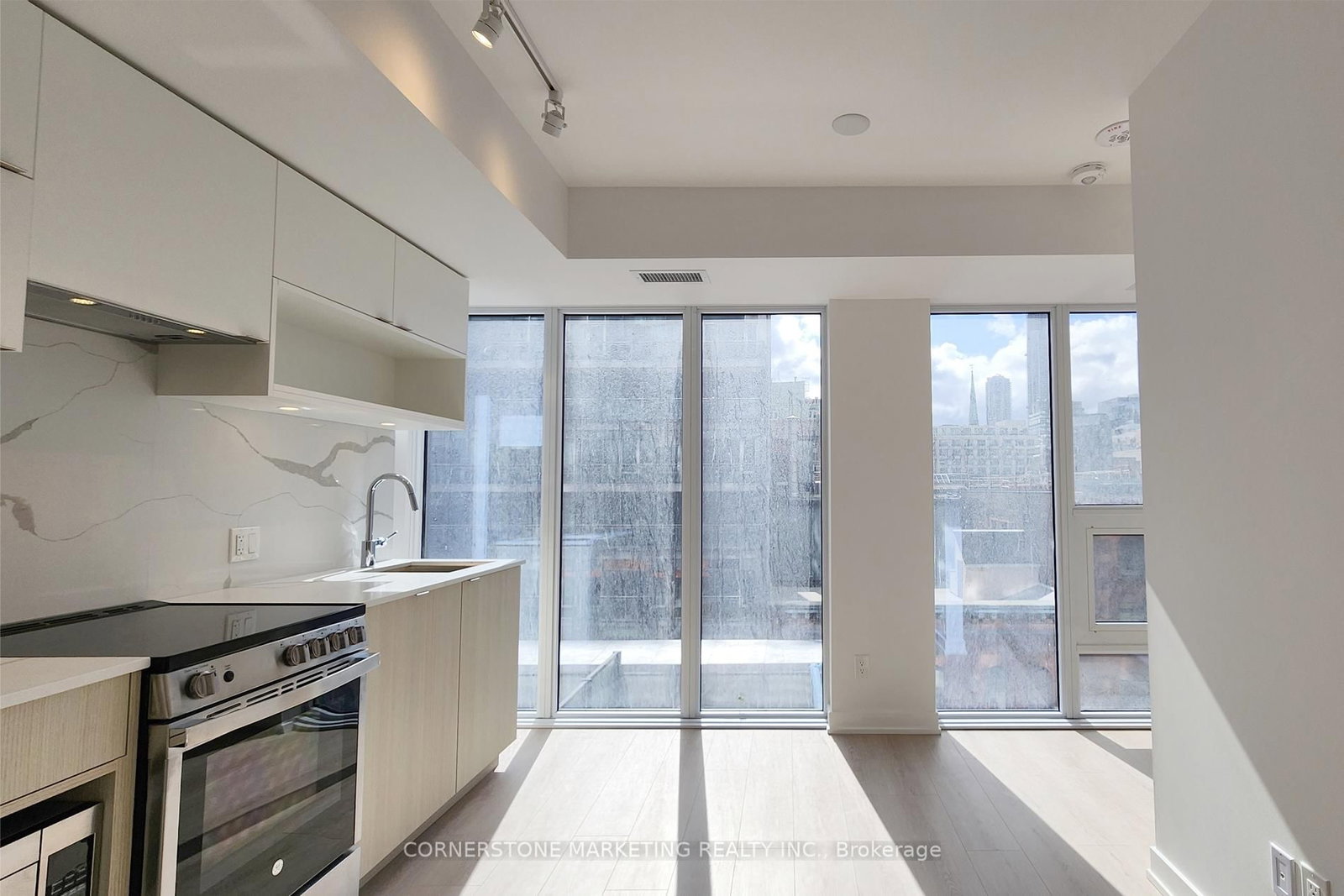 100 Queen Street E, Unit 908