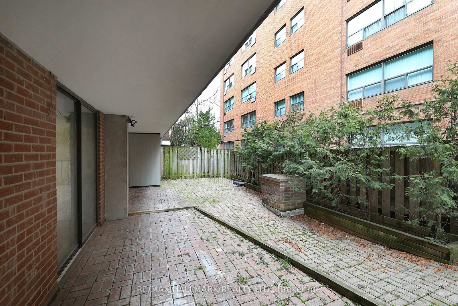 212 St. George Street, Unit 106 - Photo 32