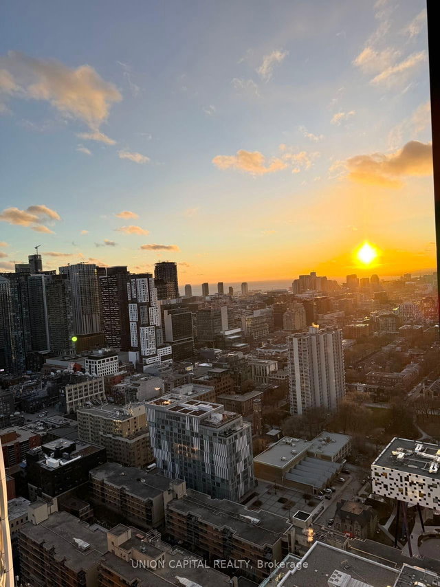 3607 - 238 Simcoe Street