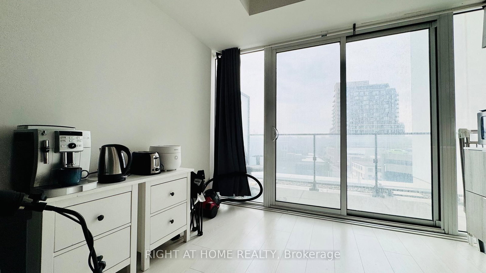 5 Soudan Avenue, Unit 617 - Photo 2