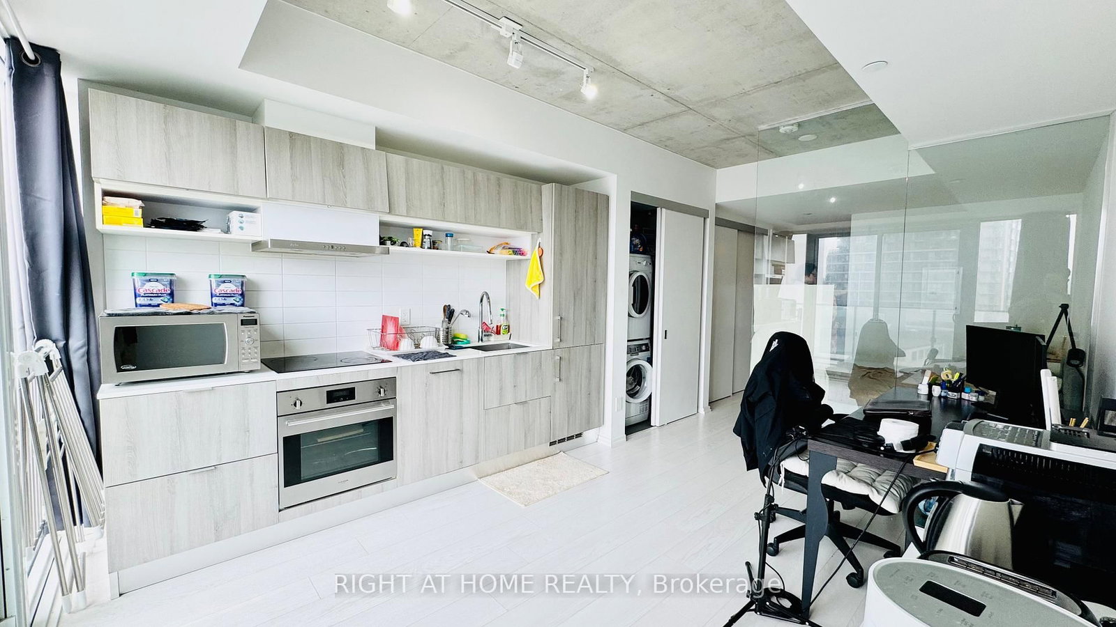 5 Soudan Avenue, Unit 617 - Photo 4