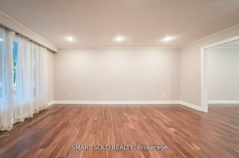 120 Abbeywood Tr, Toronto, M3B 3B5 | Image 3