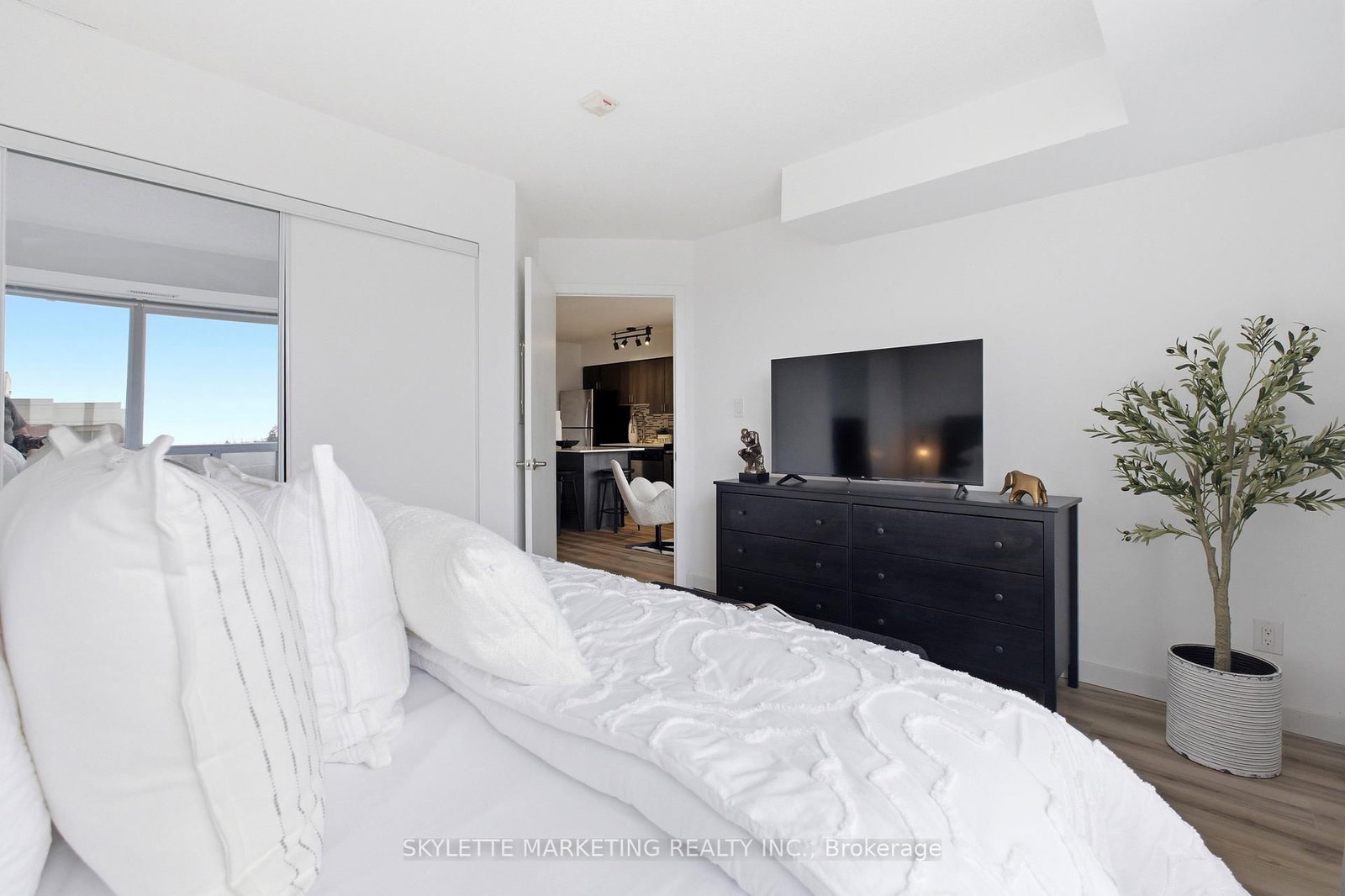 801 Sheppard Avenue W, Unit 701 - Photo 21