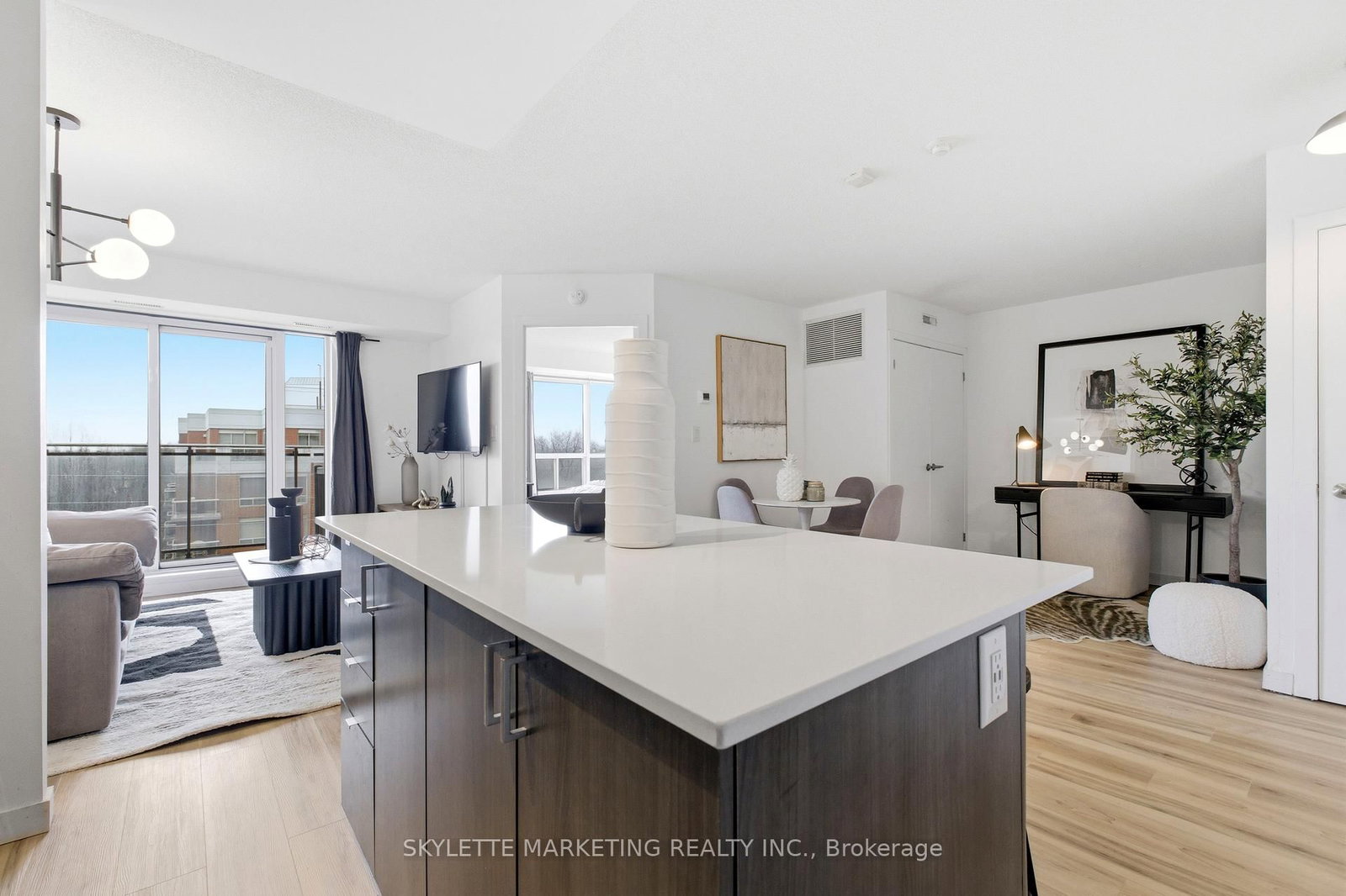 801 Sheppard Avenue W, Unit 701 - Photo 5