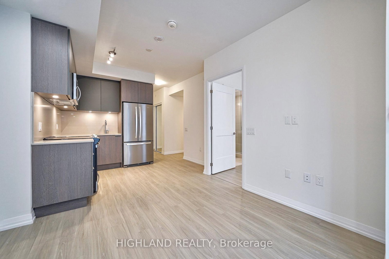 50 Dunfield Avenue, Unit 1612 - Photo 4