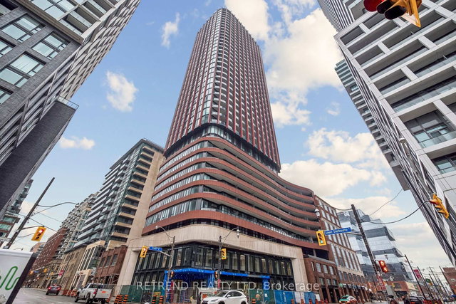 3705 - 180 Front Street E