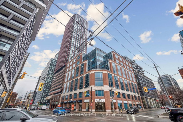 3705 - 180 Front Street E