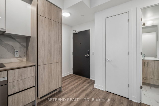 3705 - 180 Front Street E