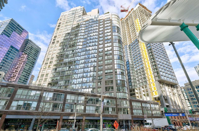 2201 - 24 Wellesley Street W