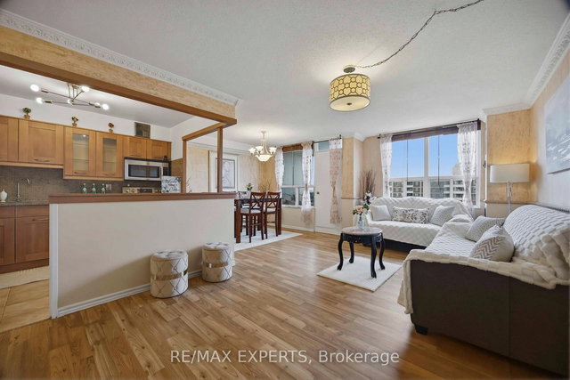 1417 - 5 Shady Golfway