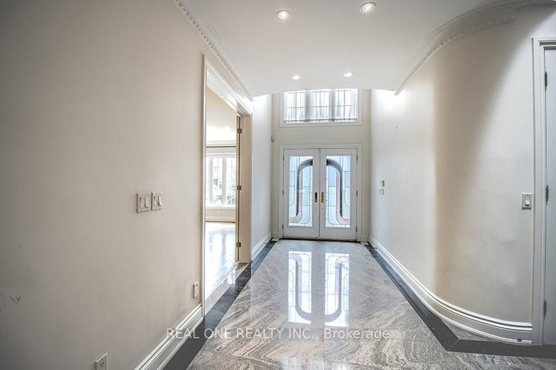 50 Yorkminster Rd, Toronto, M2P 1M3 | Image 2