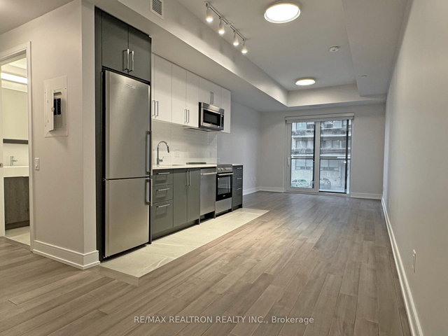 202 - 2525 Bathurst Street