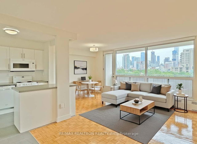 2010 - 666 Spadina Avenue