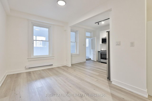 2F - 552 COLLEGE Street