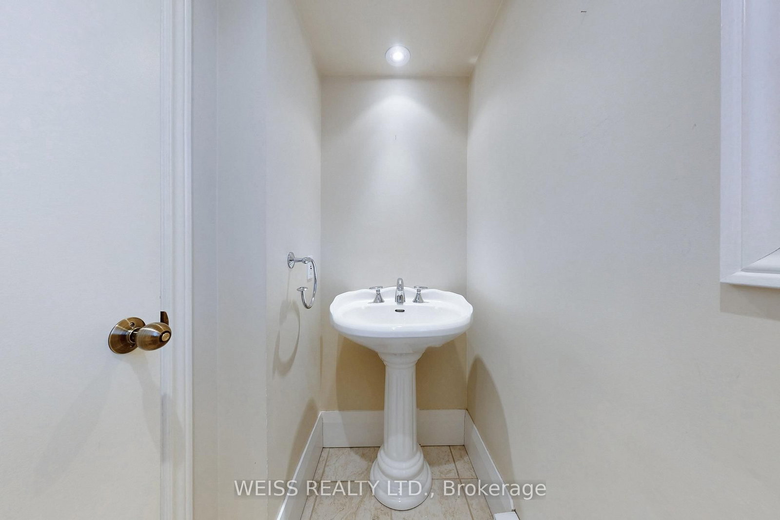 Detached House for sale at 24 Graymar Avenue, Toronto, Ontario, M3H 3B6 - Clanton Park - MLS: C13005766