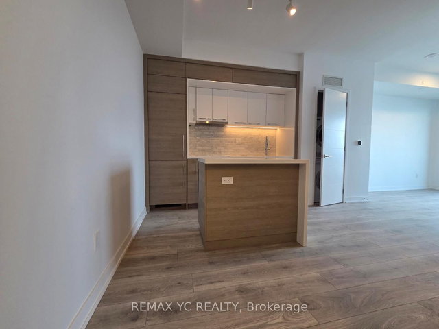 1905 - 29 Green Trail Court