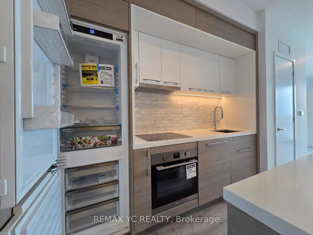 1905 - 29 Green Trail Court