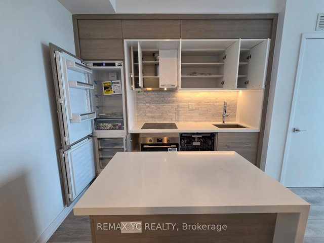 1905 - 29 Green Trail Court