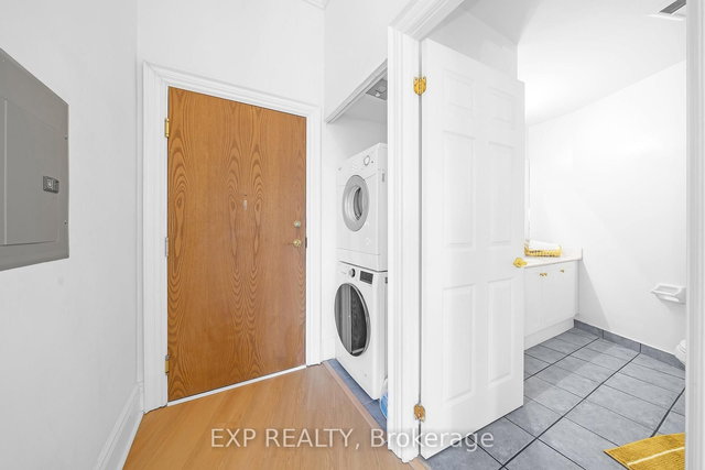 1007 - 115 Richmond Street E