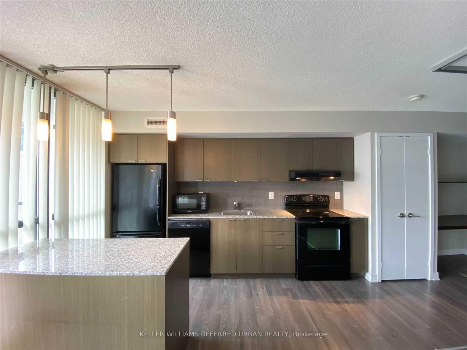 110 Charles Street E, Unit 1410 - Photo 7