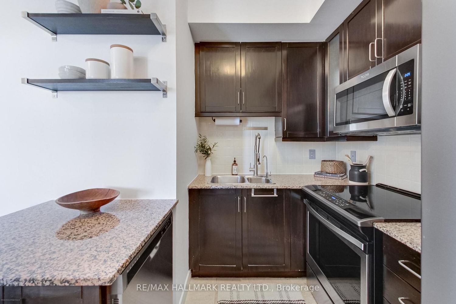 60 Byng Avenue, Unit 2001 - Photo 8