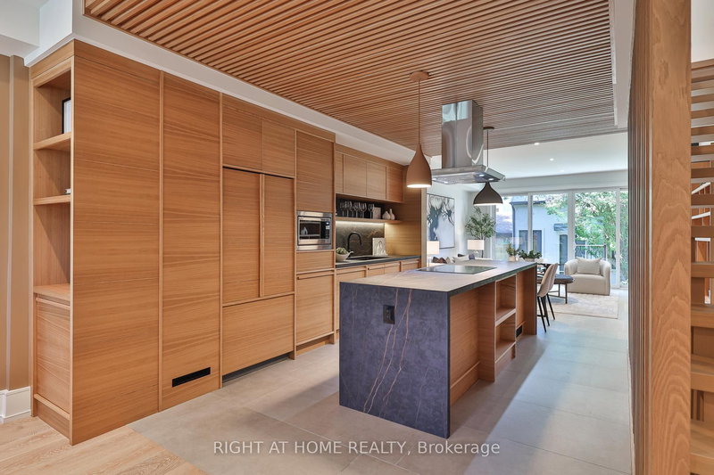 444 Roxton Rd, Toronto, M6G 3R4 | Image 3