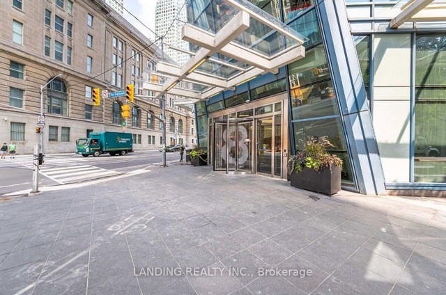 3304 - 8 The Esplanade Avenue