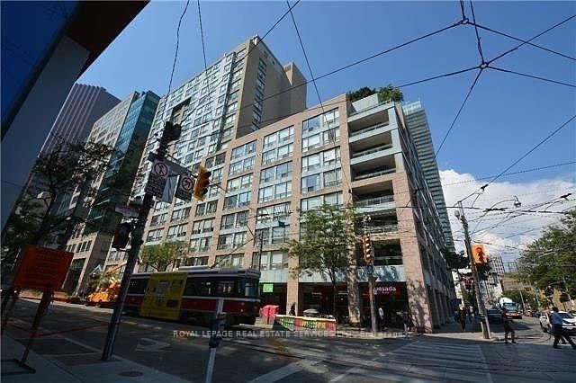 208 - 92 King Street E